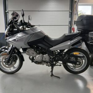 Suzuki V-Strom DL 650 . 2011. Hele nette motor . incl extra s .