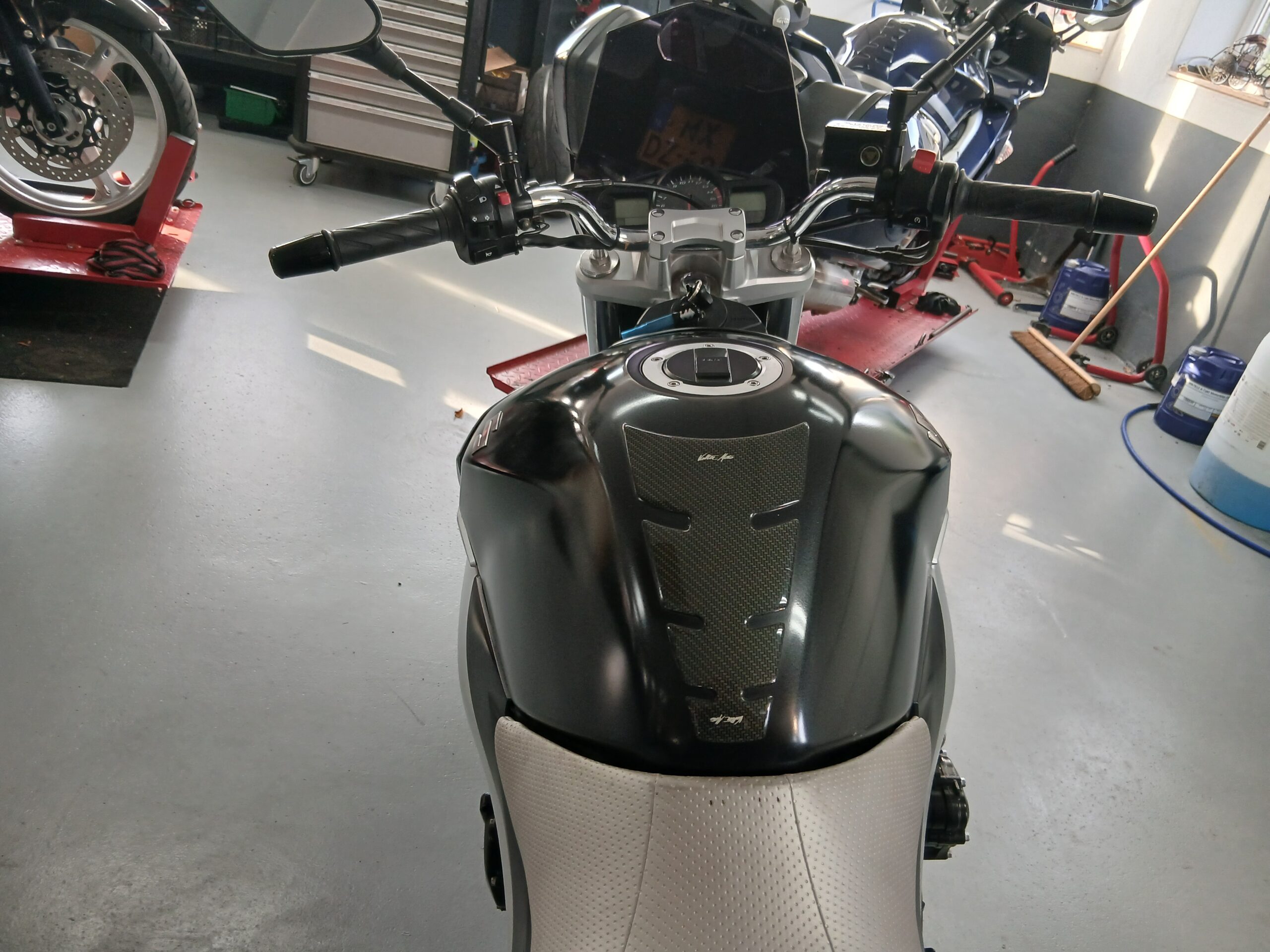 Suzuki GSR 600 . 2006 . Super netjes . Met extra s . - Afbeelding 9